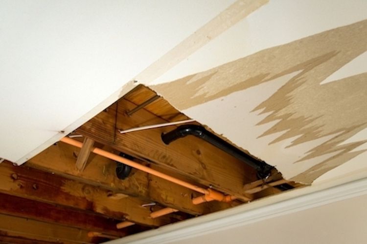 Plafond met waterschade